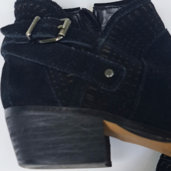 Vince Camuto Black Surde Ankle Booties with Buckle Women's Size 9.5 - Picture 10 of 10